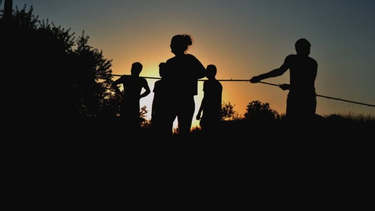 amistad inocente en tiempos oscuros