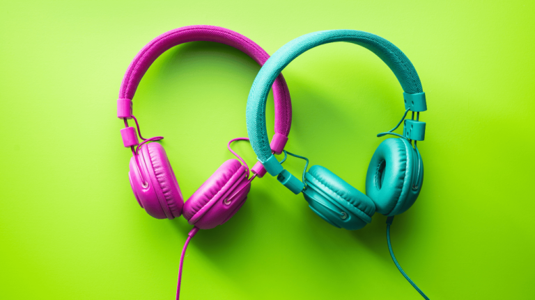 audifonos bluetooth y cable conectados simultaneamente