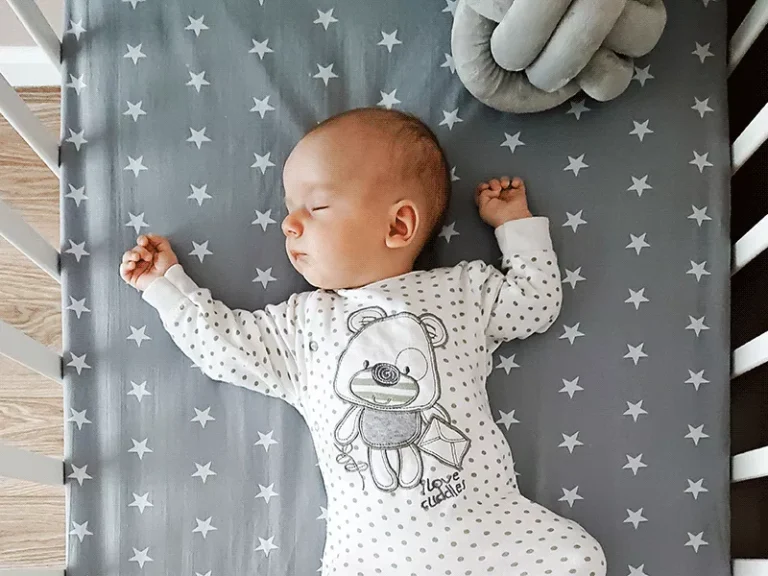 Dónde encontrar música de bebé para dormir que ayude a relajarse 2 bebe durmiendo en un ambiente tranquilo