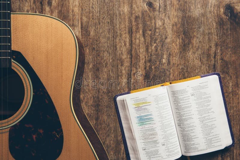 Cómo Puedo Encontrar Reflexiones Cristianas Cortas para Predicar