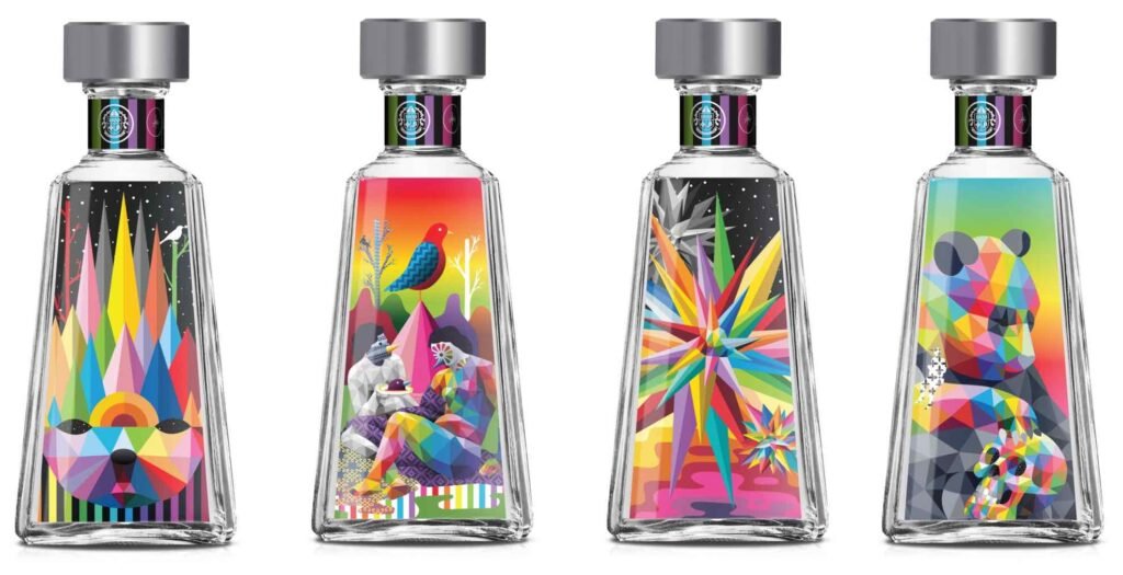 botellas de tequila con paisaje mexicano