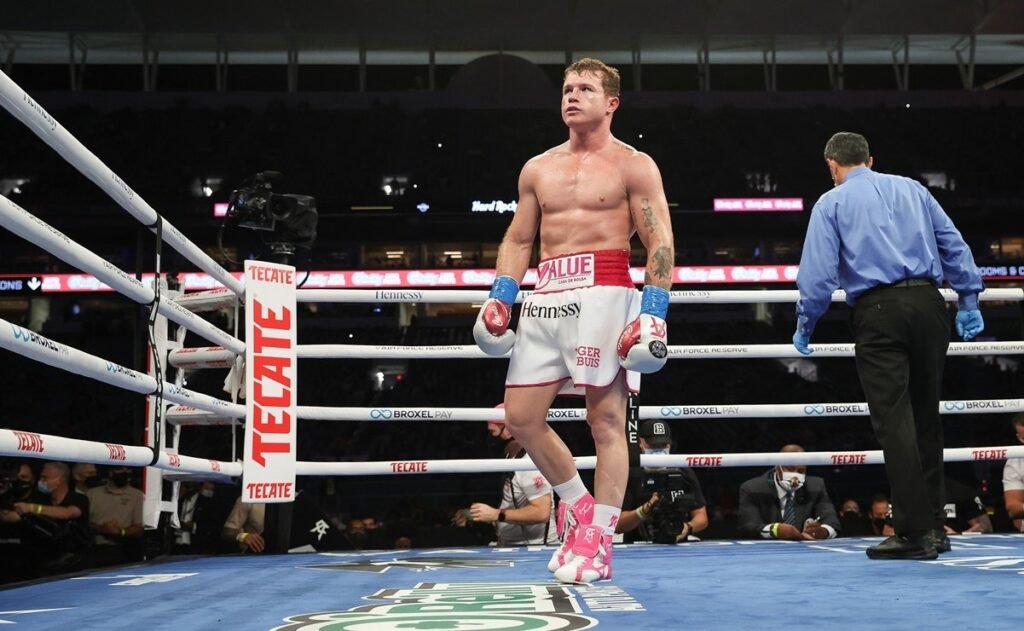 A qué hora comienza la pelea del Canelo este fin de semana