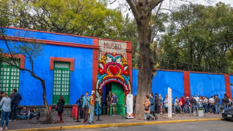 casa azul de frida kahlo en coyoacan