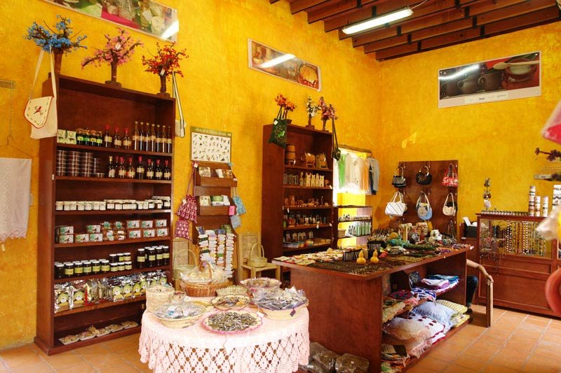 Dónde se encuentra La Casa del Abuelo y qué productos ofrece