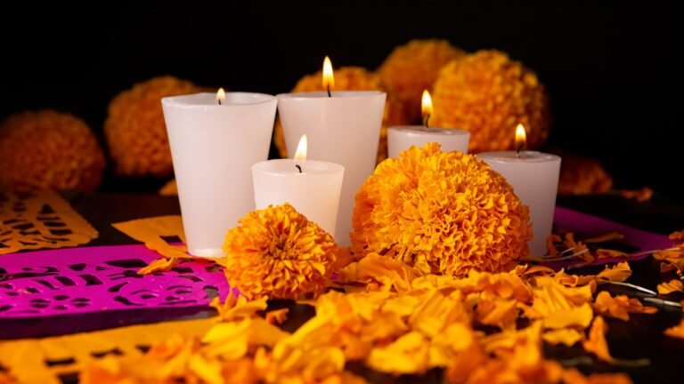 Qué tradiciones y costumbres se celebran en el Día de los Fieles Difuntos en México 2 cempasuchil y ofrendas en dia de muertos