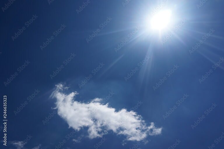 Por qué el cielo es azul y cómo afecta la luz del sol 3 cielo azul con rayos de sol brillantes