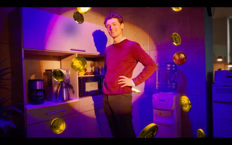 clientes felices usando recompensas coppel max