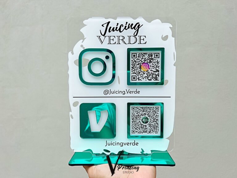 codigo qr con iconos de redes sociales