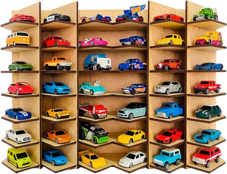 coleccion de autos hot wheels en estante