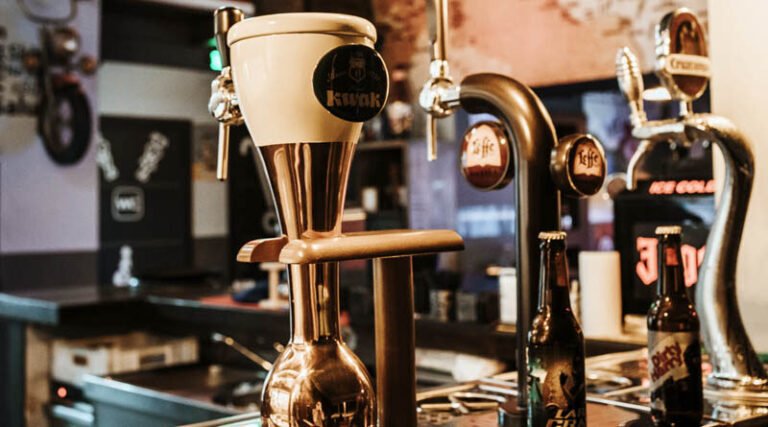 Qué dispensador de cerveza de barril es ideal para tu bar 25 dispensador de cerveza elegante en un bar