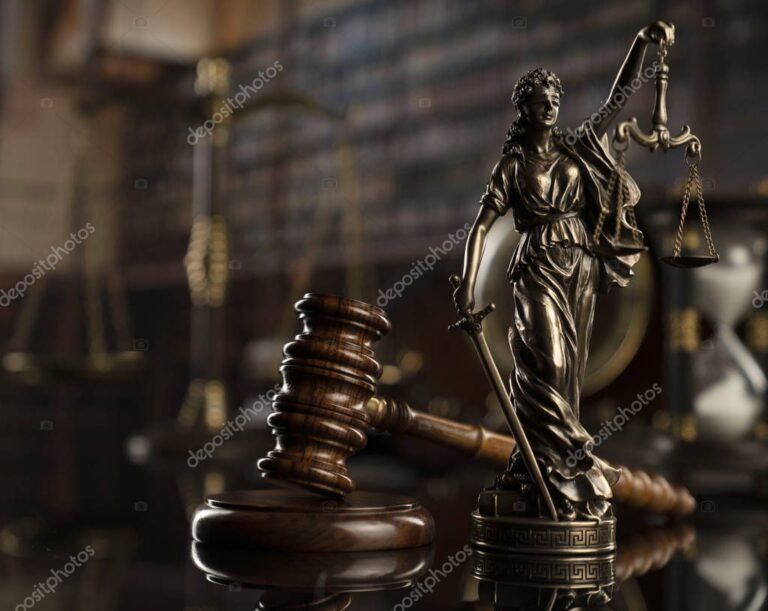 Qué es la teoría general del proceso según José Ovalle Favela 11 escala de justicia con libros legales