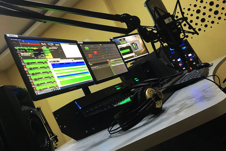 Cómo puedo crear una estación de radio por Internet fácilmente 19 estacion de radio con microfono y ordenador
