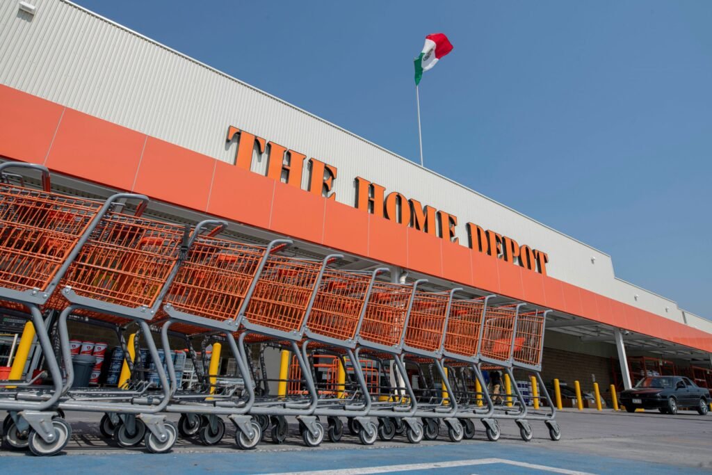 exterior de the home depot en puerto vallarta