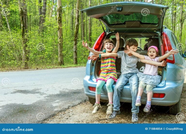 Qué requisitos debo cumplir para una carta de viaje con menores 2 familia viajando con ninos felices