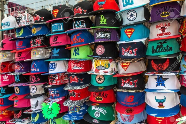 gorras new era en exhibicion colorida