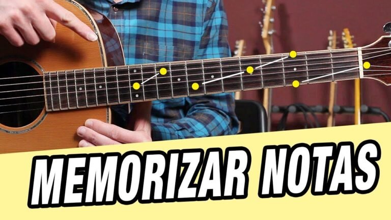 Qué Notas Musicales Debe Conocer un Principiante en Guitarra 6 guitarrista aprendiendo notas musicales