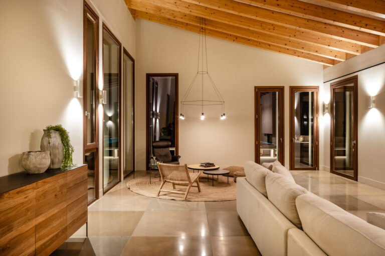 iluminacion calida en sala de estar