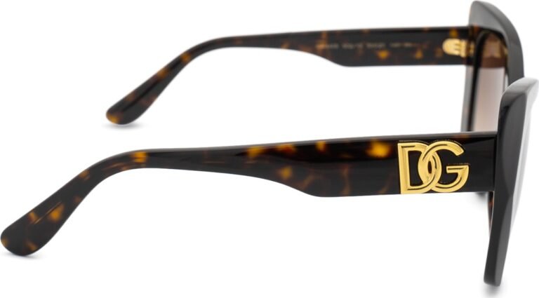 lentes de sol dolce gabbana en exhibicion