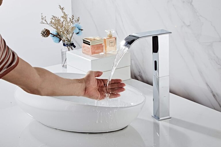 Qué características tiene la llave para lavabo con sensor Helvex 5 llave de lavabo con sensor moderno y elegante