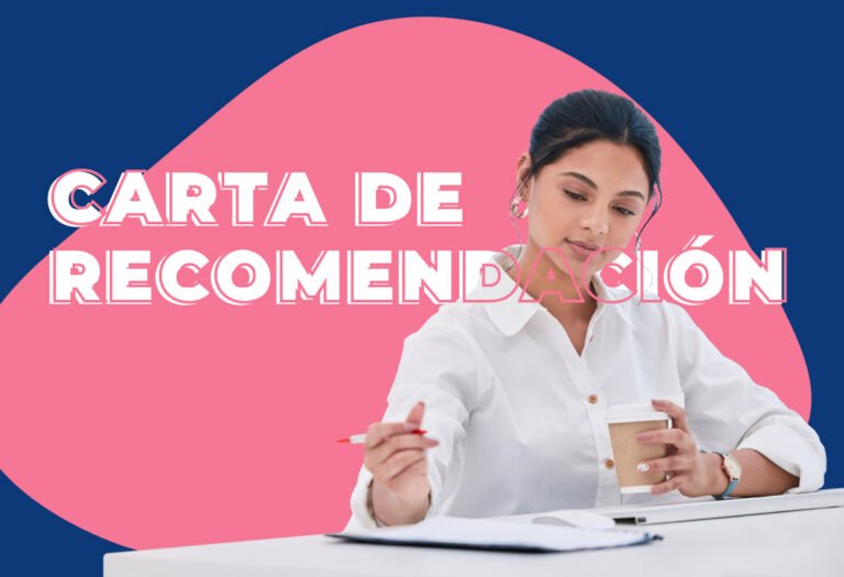 manos escribiendo una carta de recomendacion