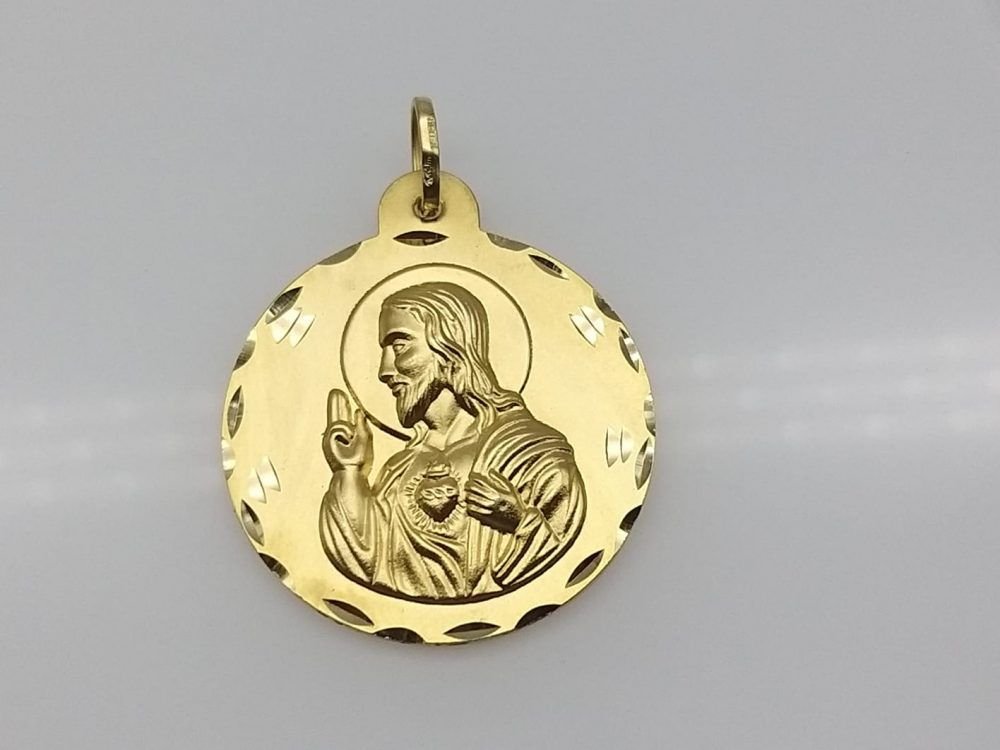 Qué significados y beneficios tiene la medalla del Sagrado Corazón de Jesús