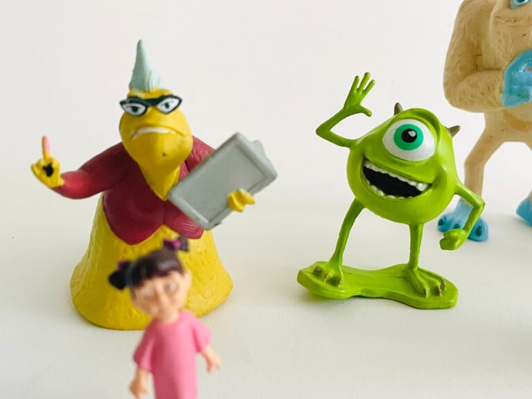 Dónde puedo comprar la muñeca Boo de Monster Inc en Walmart 18 muneca boo de monster inc en estante