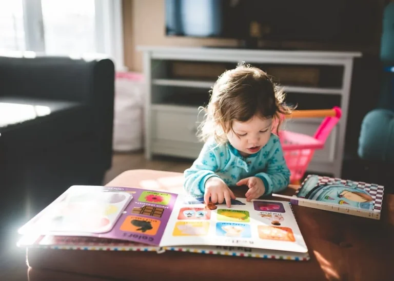 Qué Necesito Saber Sobre la Escuela en Casa para Primaria SEP 14 ninos aprendiendo en casa con materiales educativos