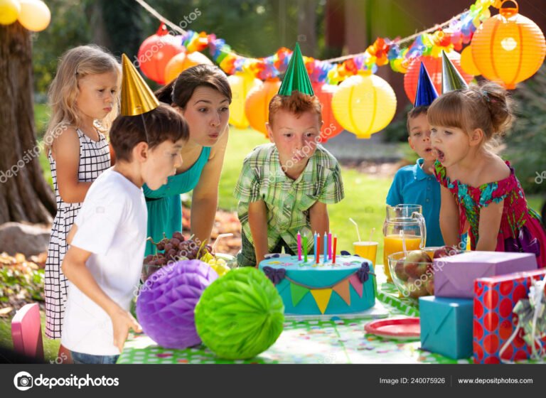 ninos disfrutando en una colorida fiesta