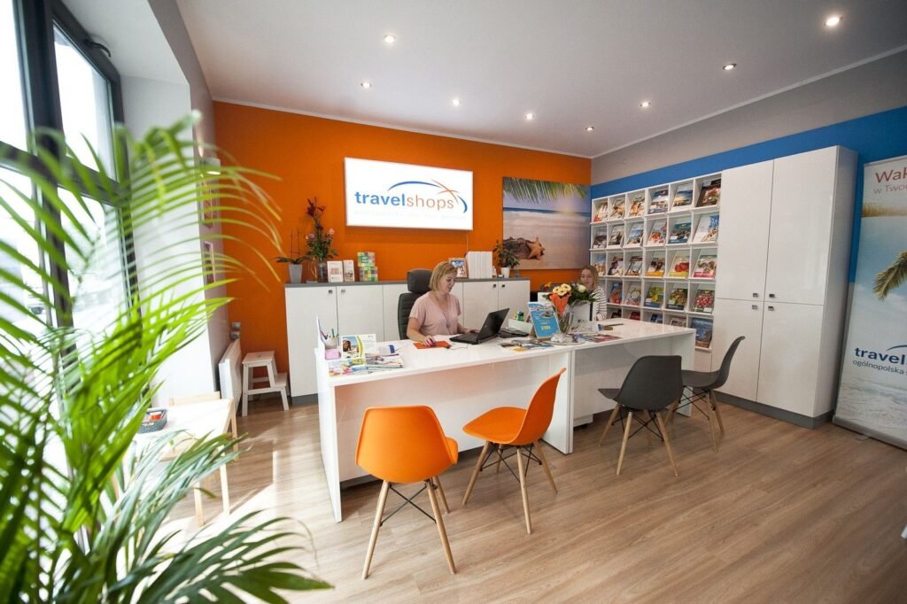 oficina moderna de agencia de viajes