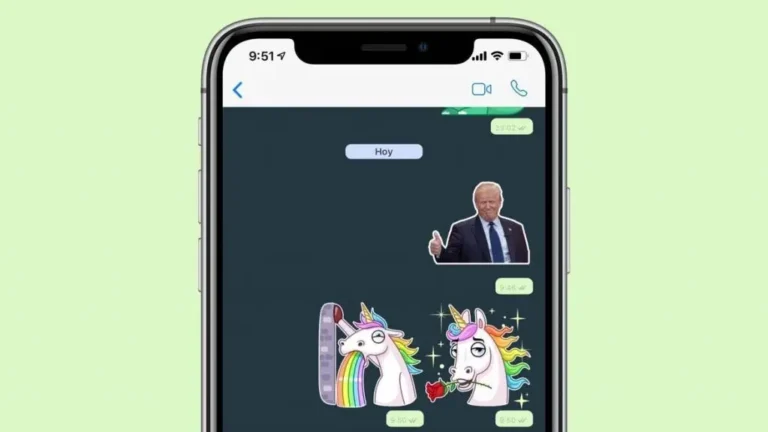 pegatinas coloridas de whatsapp en pantalla