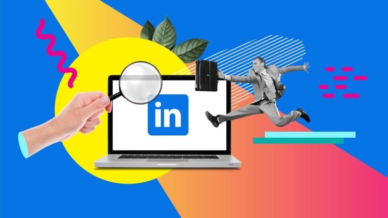 Cómo puedo subir mi CV a LinkedIn de manera efectiva y rápida 12 persona actualizando su perfil de linkedin