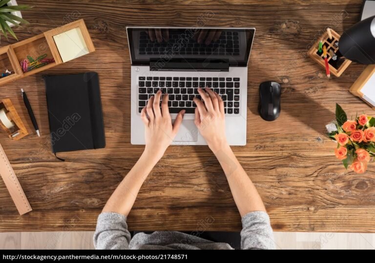 Cómo realizar el registro en línea para la tarjeta rosa 1 persona usando una computadora portatil