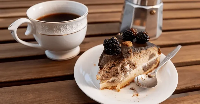 Qué platillos deliciosos puedes encontrar en el menú de Con Sabor a Café 7 plato de cafe y postres irresistibles