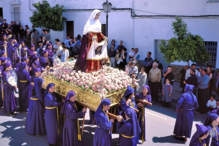procesion religiosa en semana santa