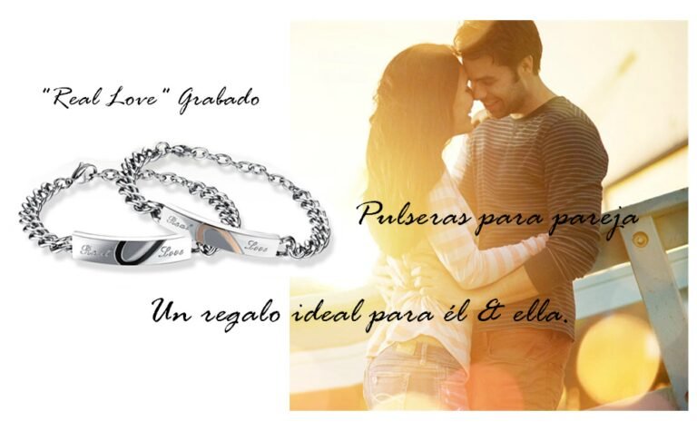 pulseras de pareja en un ambiente romantico