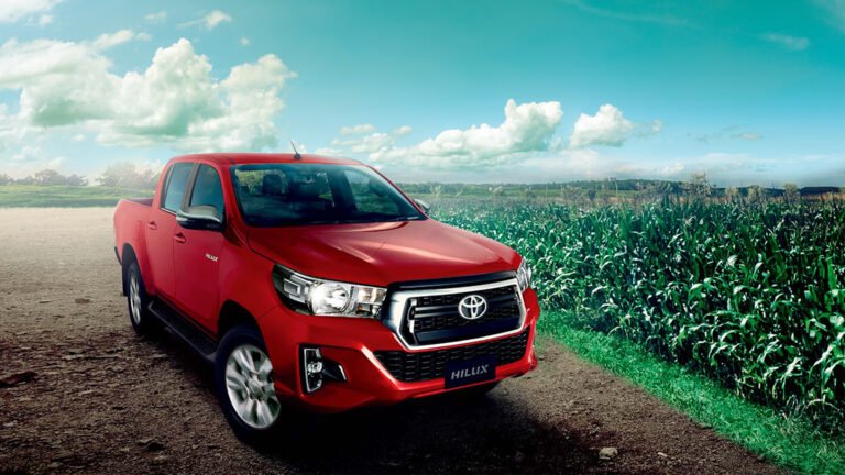 renta de pick up en carretera rural