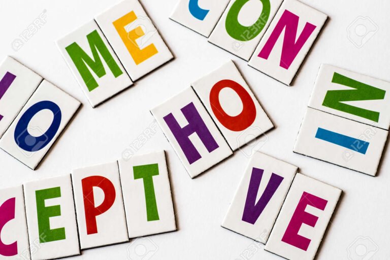 silabas coloridas sobre fondo blanco