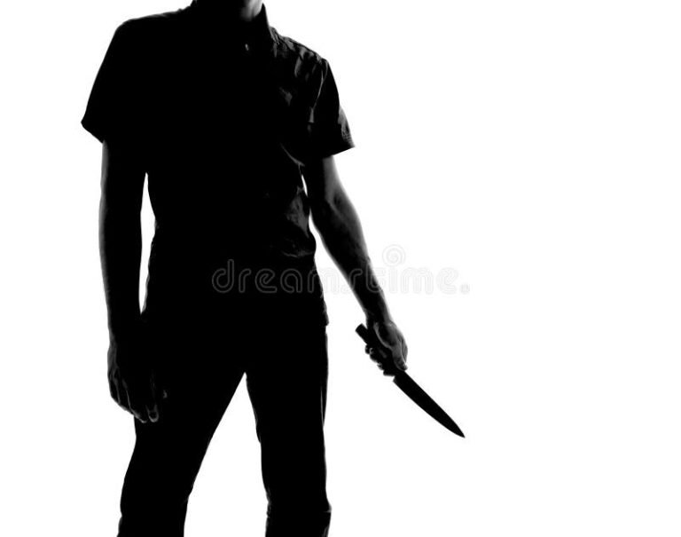 De qué trata "Darkly Dreaming Dexter" de Jeff Lindsay 5 silueta de un hombre con cuchillo