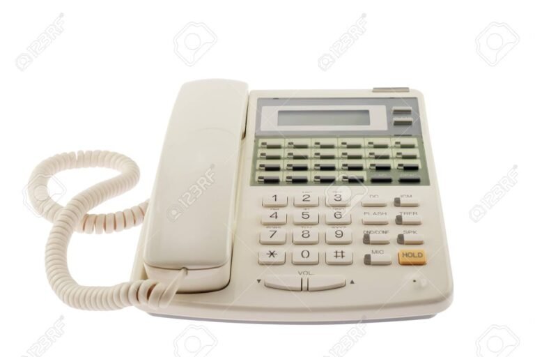 Cómo acceder al directorio telefónico de Telmex y sus páginas blancas 5 telefono antiguo con fondo de directorio