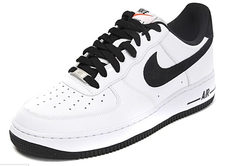 tenis nike air force one en fondo blanco