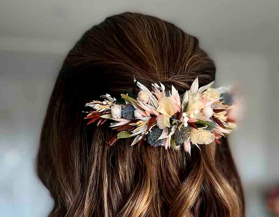 Cómo elegir los mejores tocados para el cabello con flores 4 Cómo elegir los mejores tocados para el cabello con flores