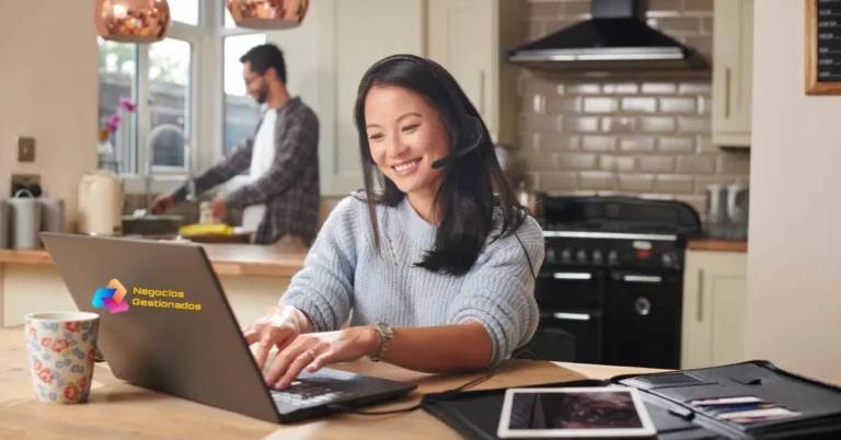 Dónde encontrar trabajos remotos a medio tiempo en México 15 trabajador remoto en casa con laptop