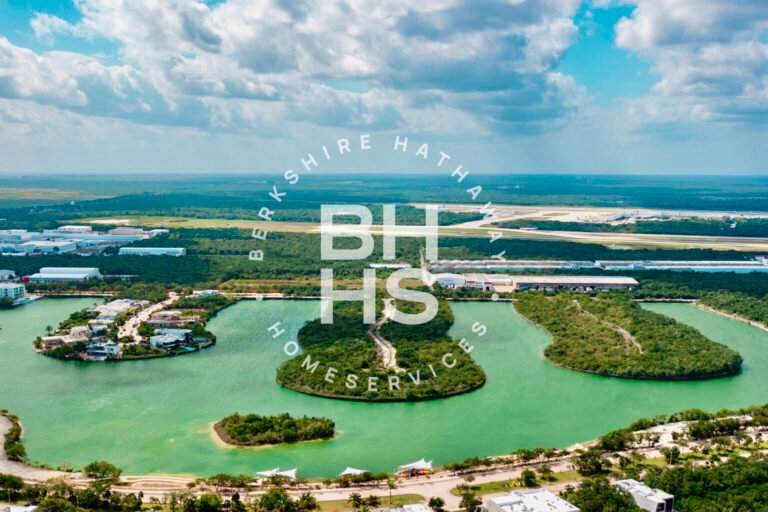 vista aerea de lagos del sol cancun