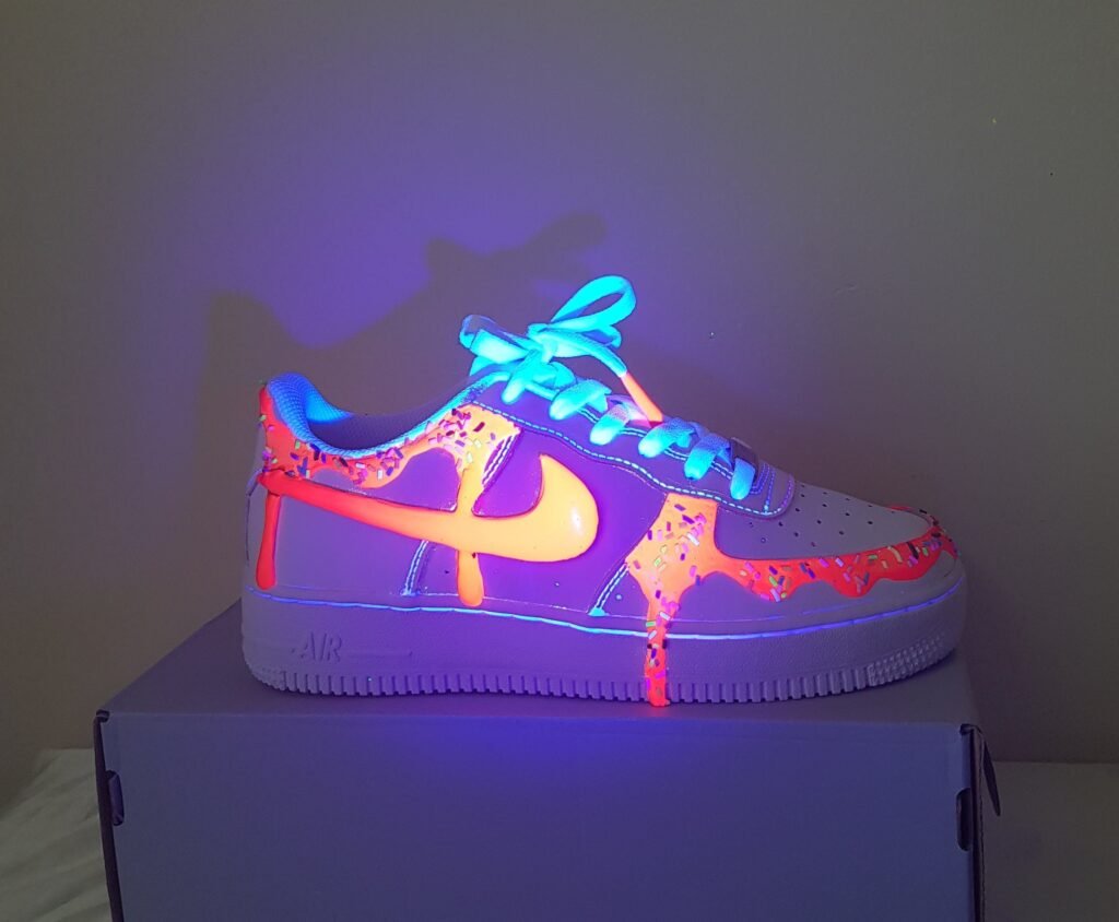 Qué son las Air Force One UV Reactive y cómo se ven
