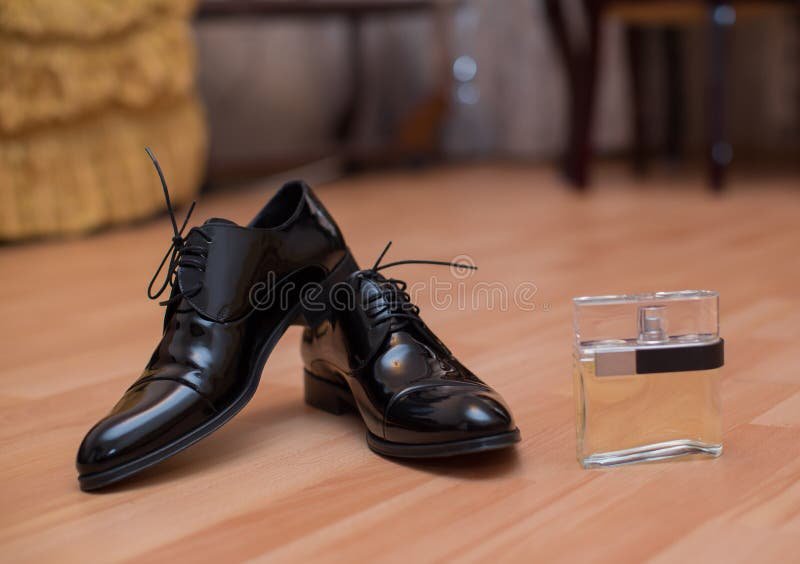 Por qué elegir el perfume de Carolina Herrera con zapatilla negra 6 Por qué elegir el perfume de Carolina Herrera con zapatilla negra